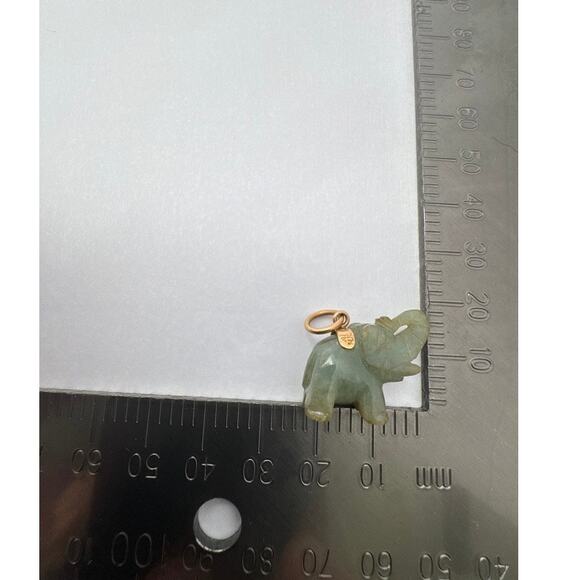Vintage Signed HK 14K Gold & Carved Jade Elephant Good Luck Charm - Picture 8 of 8